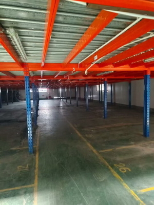 Ağır / Orta Görevli Çok Katmanlı Çelik Platform Mavi ve Turuncu Renkli Endüstriyel Mezzanine Zeminleri